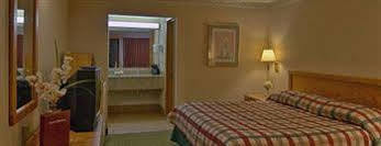 Courtesy Inn Monmouth Εξωτερικό φωτογραφία